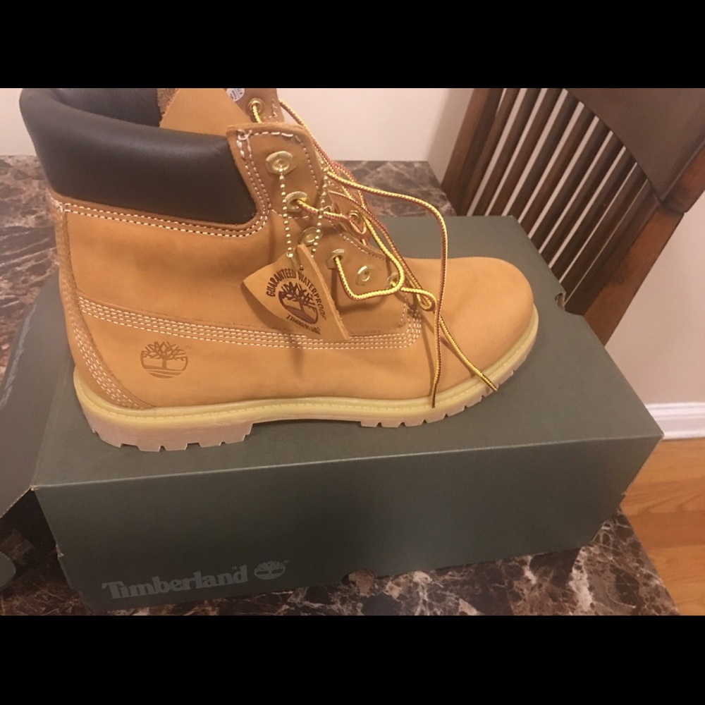 Wheat timberlands size 10 and women